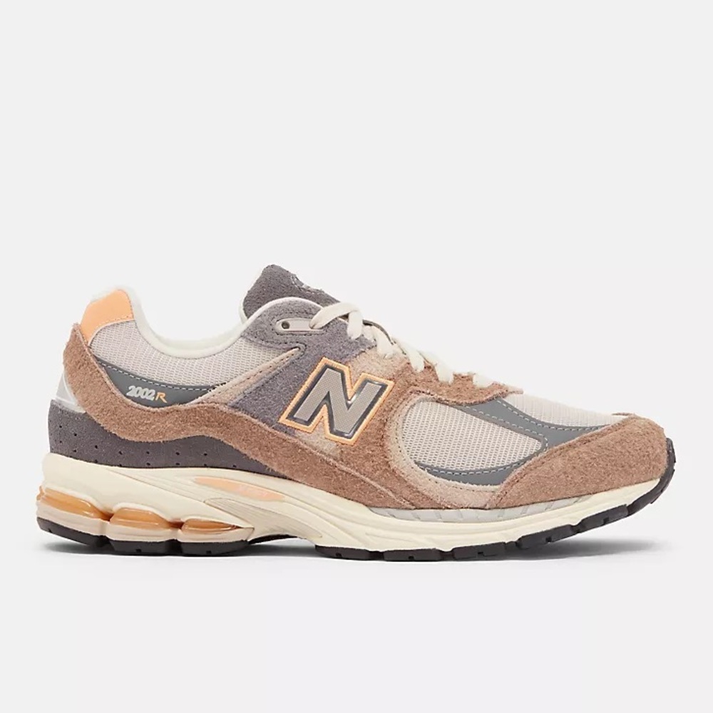 NEW BALANCE 2002R